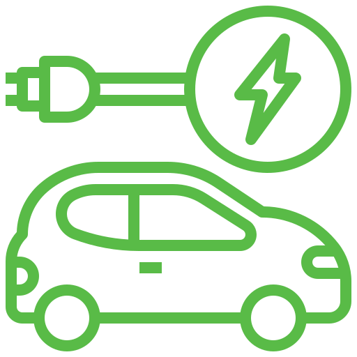 Ein einfaches grünes Symbol eines Elektroautos mit einem Netzstecker und einem Blitzsymbol, das eine Verbindung mit elektrischer Energie oder ein Aufladen anzeigt.